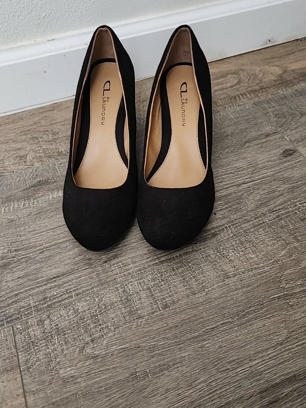 Chinese Laundry black faux suede wedge heel 7.5